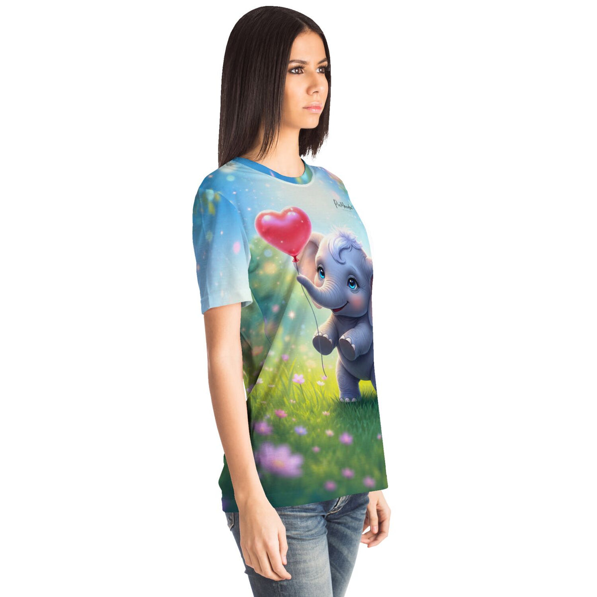 Frau trägt Design-T-Shirt mit niedlichem Elefanten-Motiv, das an Diamond Painting und Malen nach Zahlen Illustrationen erinnert