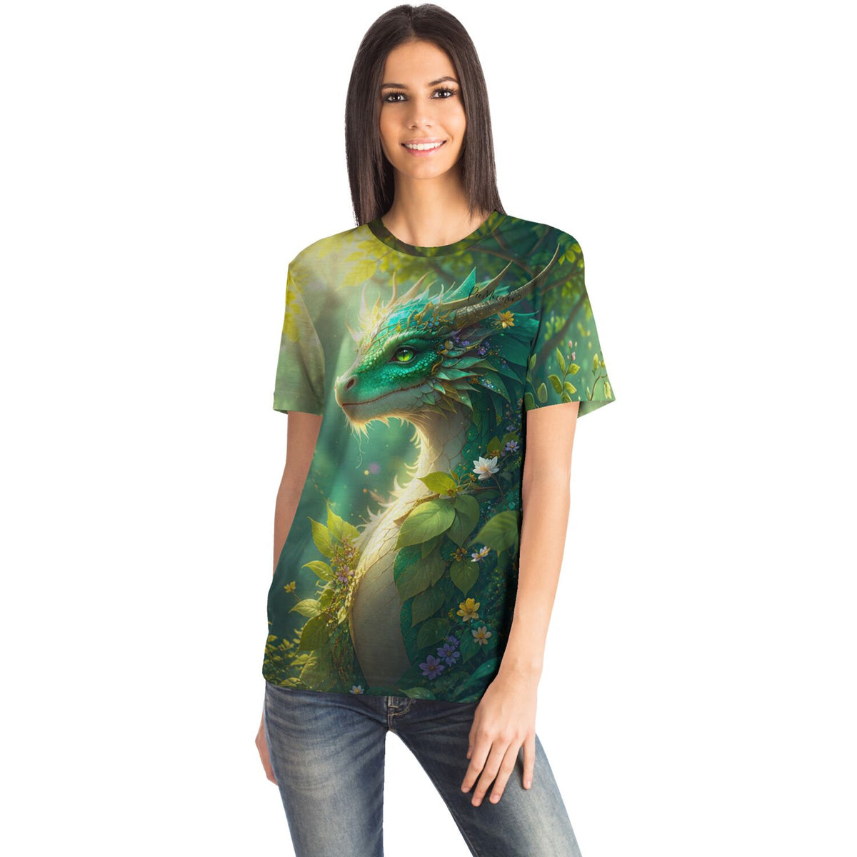 Frau trägt Dreamer T-Shirt mit Smaragd-Drachen Motiv, inspiriert von Diamond Painting und Malen nach Zahlen Designs.