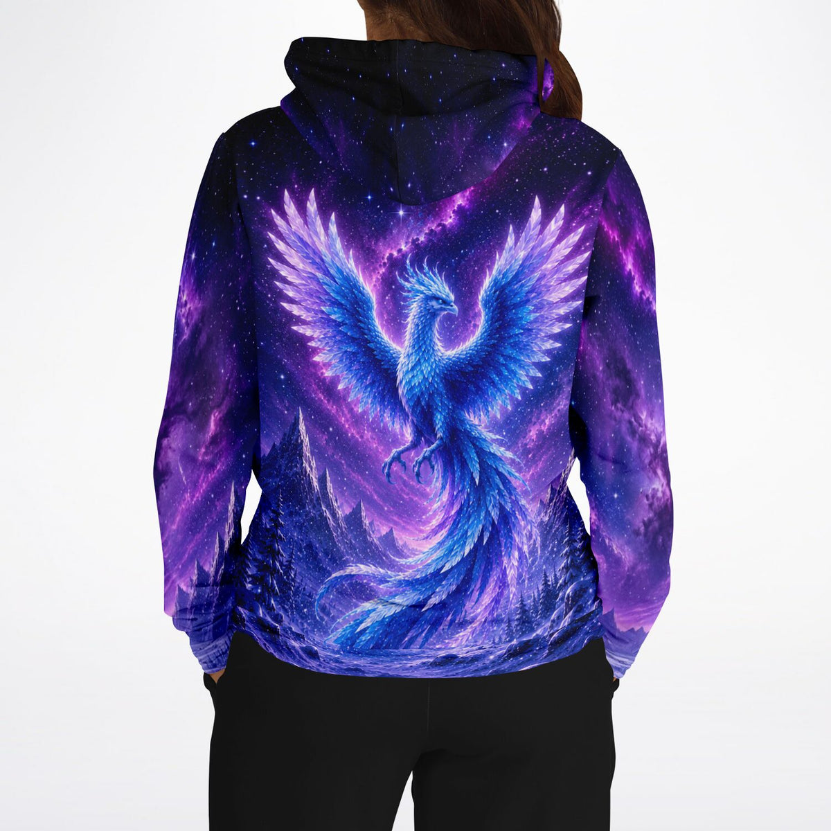 Dreamer Hoodie mit Winterphönix Motiv vor lila Galaxie-Hintergrund, passend zu Diamond Painting und Malen nach Zahlen