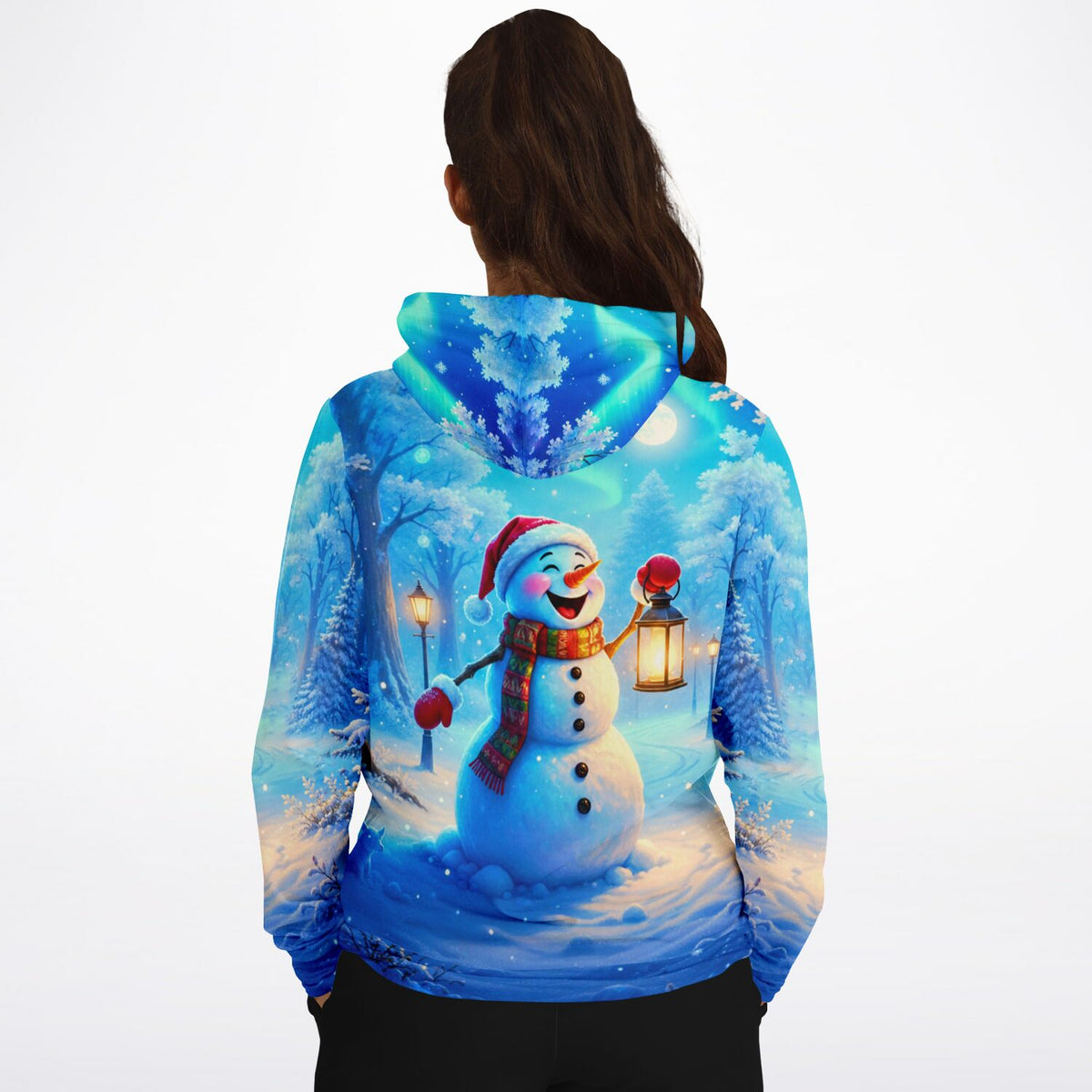Dreamer Hoodie mit festlichem Schneemann-Motiv im Winterwald, perfekt als Inspiration für Diamond Painting oder Malen nach Zahlen
