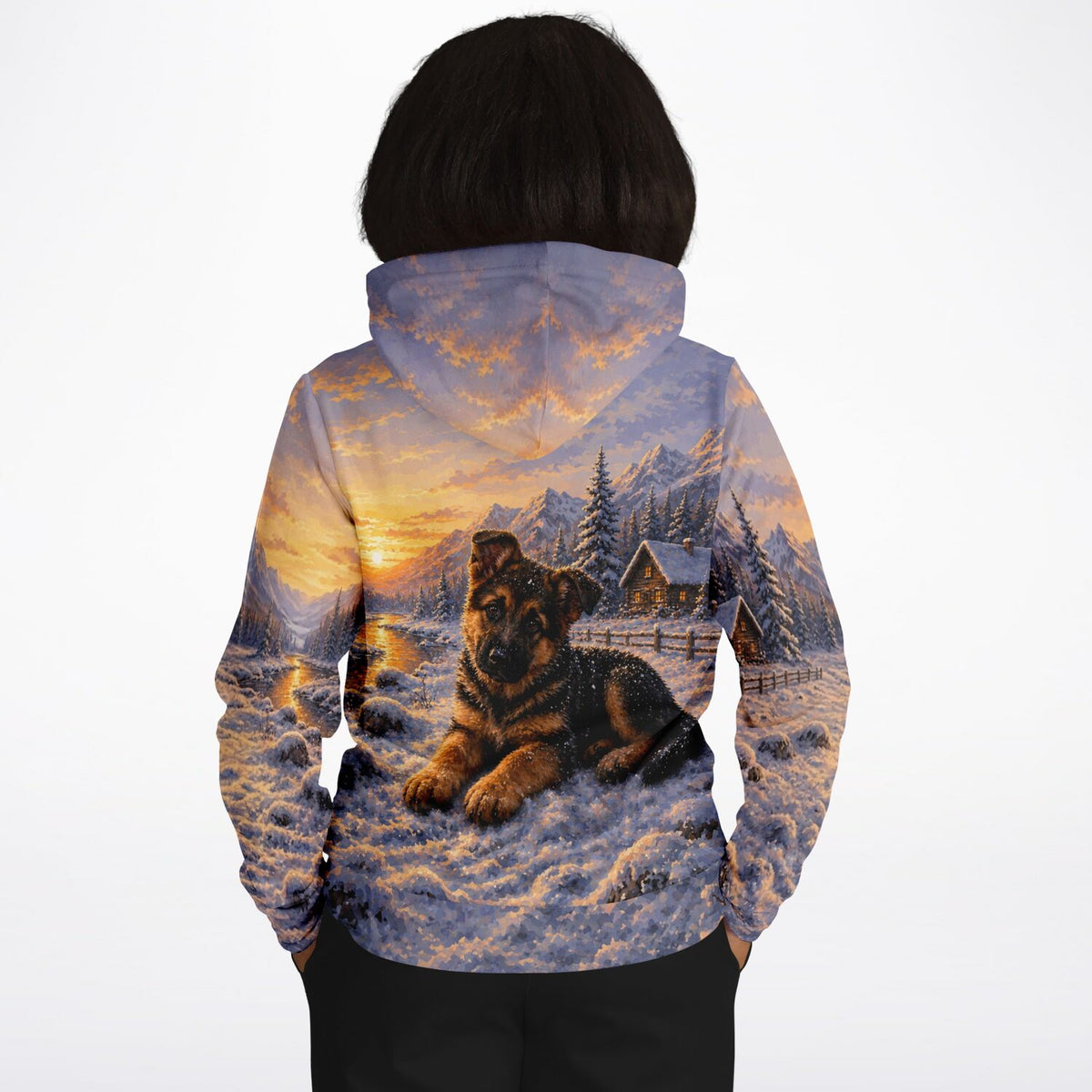 Hoodie mit Motiv: Deutscher Schäferhund im verschneiten Winterwald bei Sonnenuntergang, ähnlich wie Malen nach Zahlen Kunst
