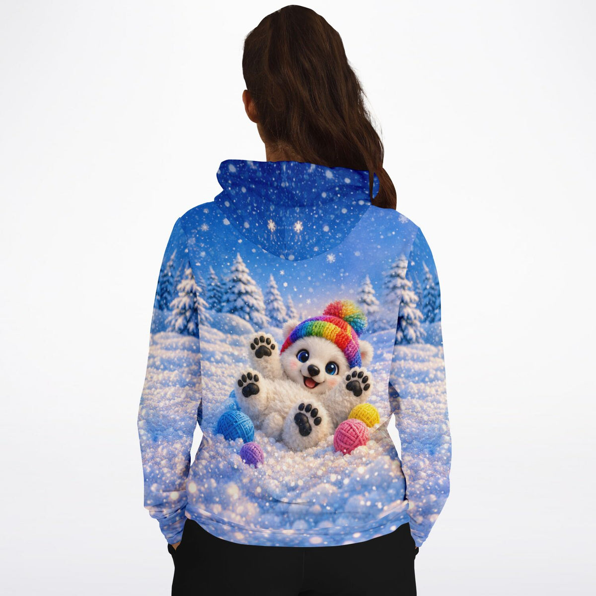 Dreamer Hoodie Winterfreude mit süßem Eisbär im Schnee, passend zu den Motiven unserer Malen nach Zahlen Kollektion