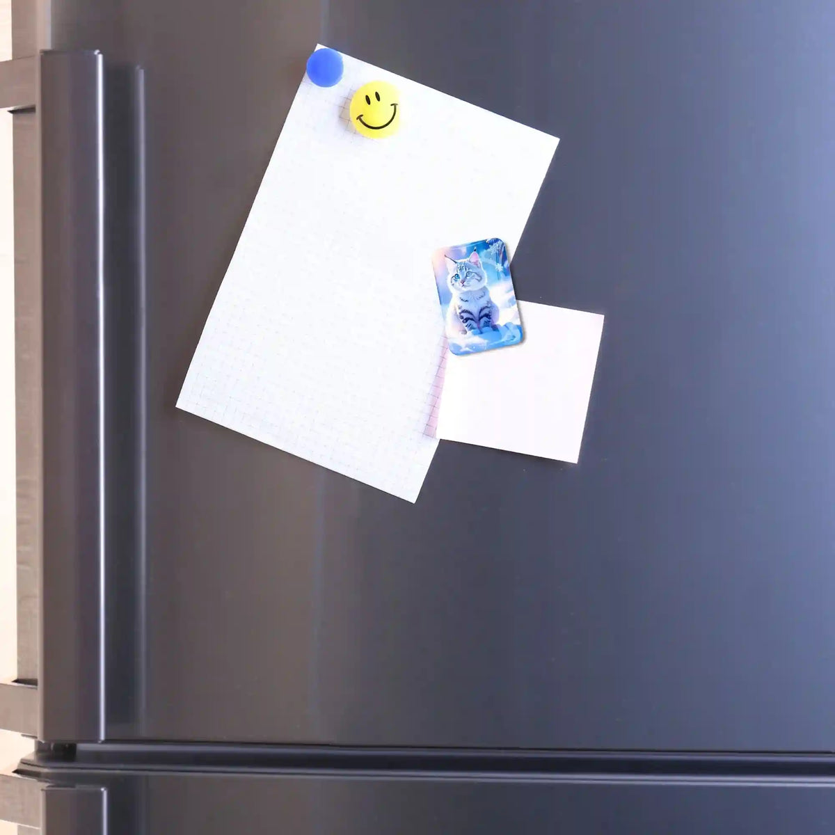 Diamond Painting Cover Minder Motiv Schneegeist als magnetischer Halter für Leinwände an einem Kühlschrank
