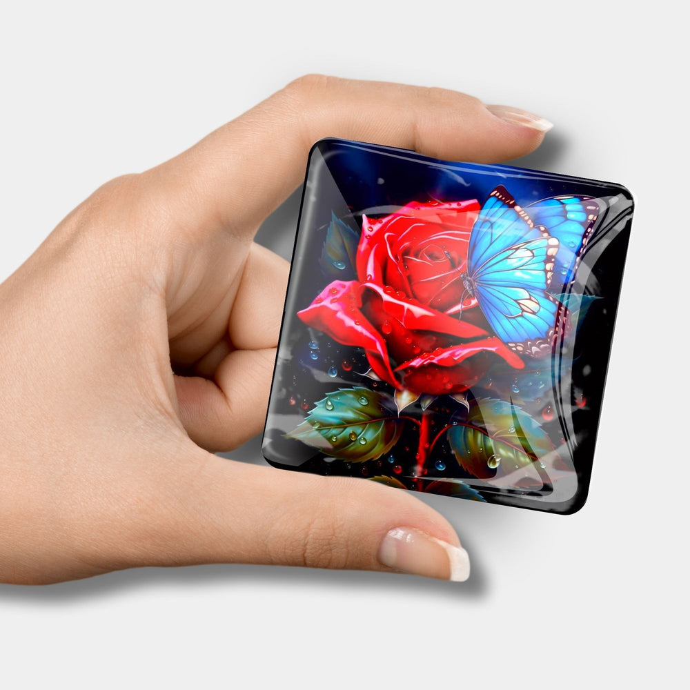 Cover Minder - Rose rouge rencontre papillon bleu